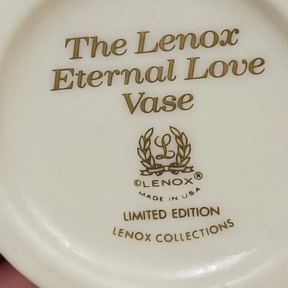 Lenox Eternal Love Bud Vase Bluebirds Floral 24K Gold‎ Trim USA Vintage Romantic